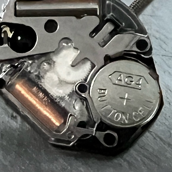 Women’s 32” Pendant Necklace & Hidden Watch. - Picture 8 of 8